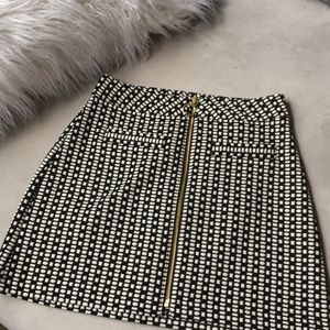Express Skirt Black & White Front Zip